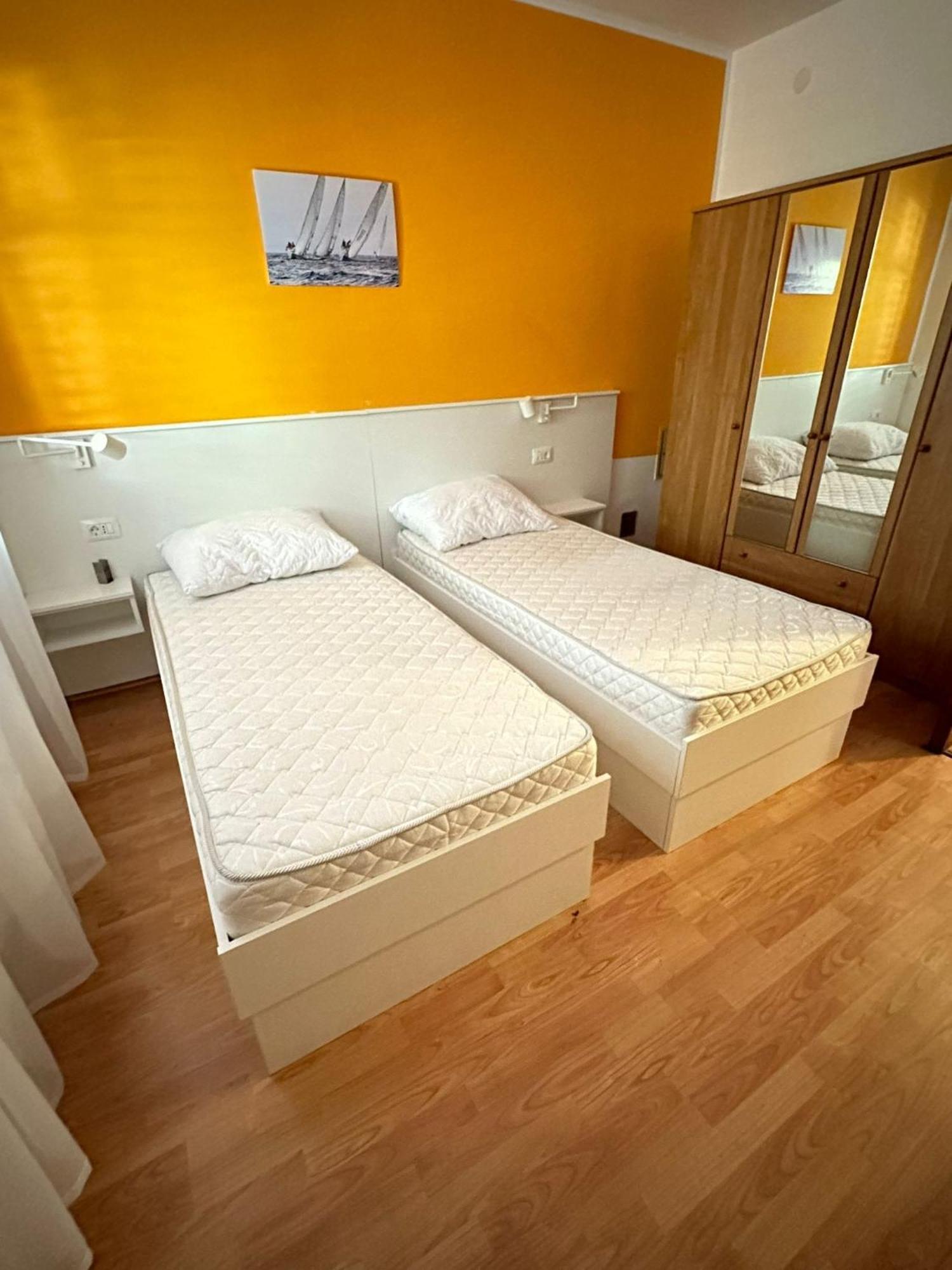 Apartments With A Parking Space 말리로시니 객실 사진